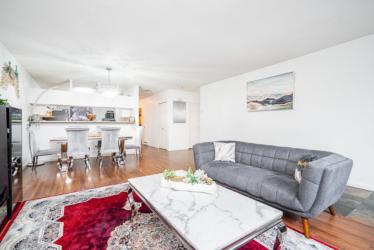 Photo de la propriété: 13660 84 Avenue 1 BC V3W 0T6