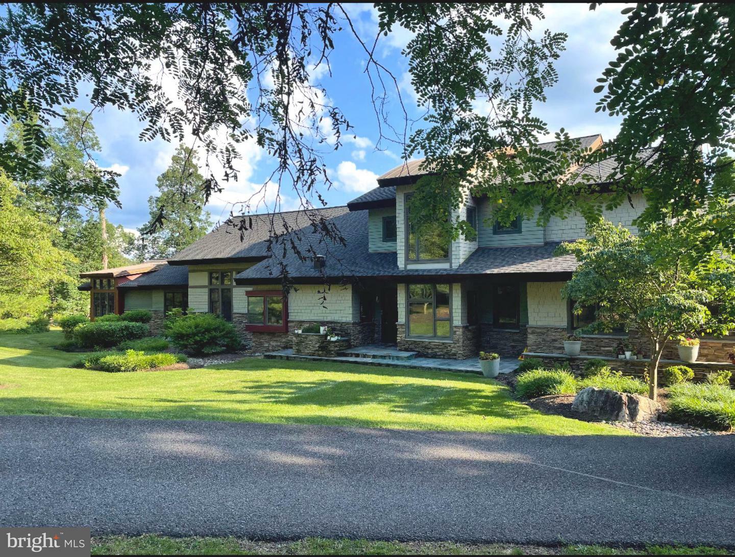 Property Photo: 1725 Quail Ridge Lane PA 19438