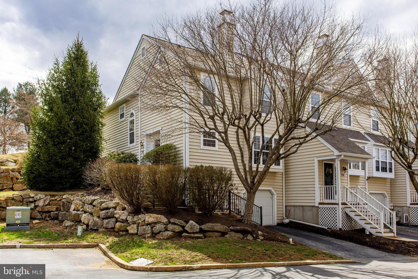 Property Photo: 701 Harbour Ridge Lane PA 19335