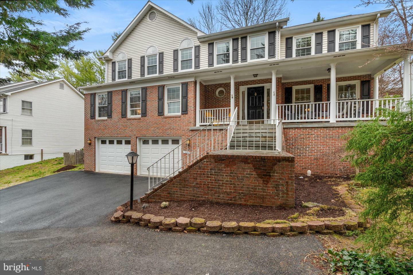 Property Photo: 13850 Stonebrook Court VA 20124