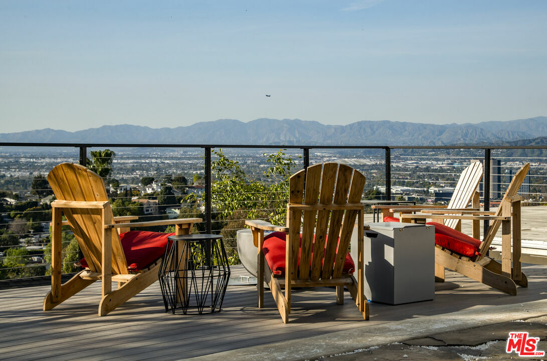 3345 Wonder View Dr  Los Angeles CA 90068 photo