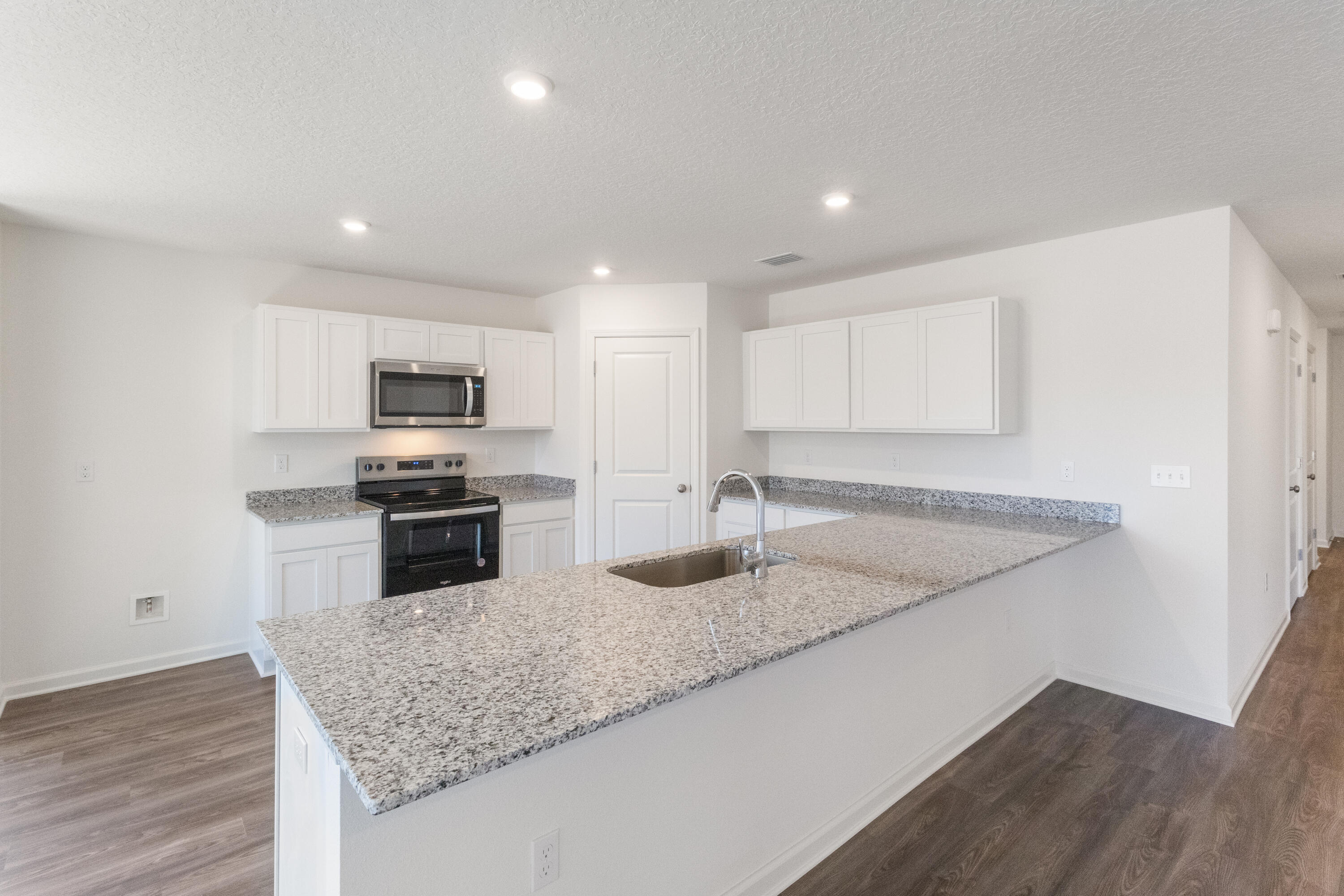Property Photo: 6003 Hidden Knoll Court FL 32539