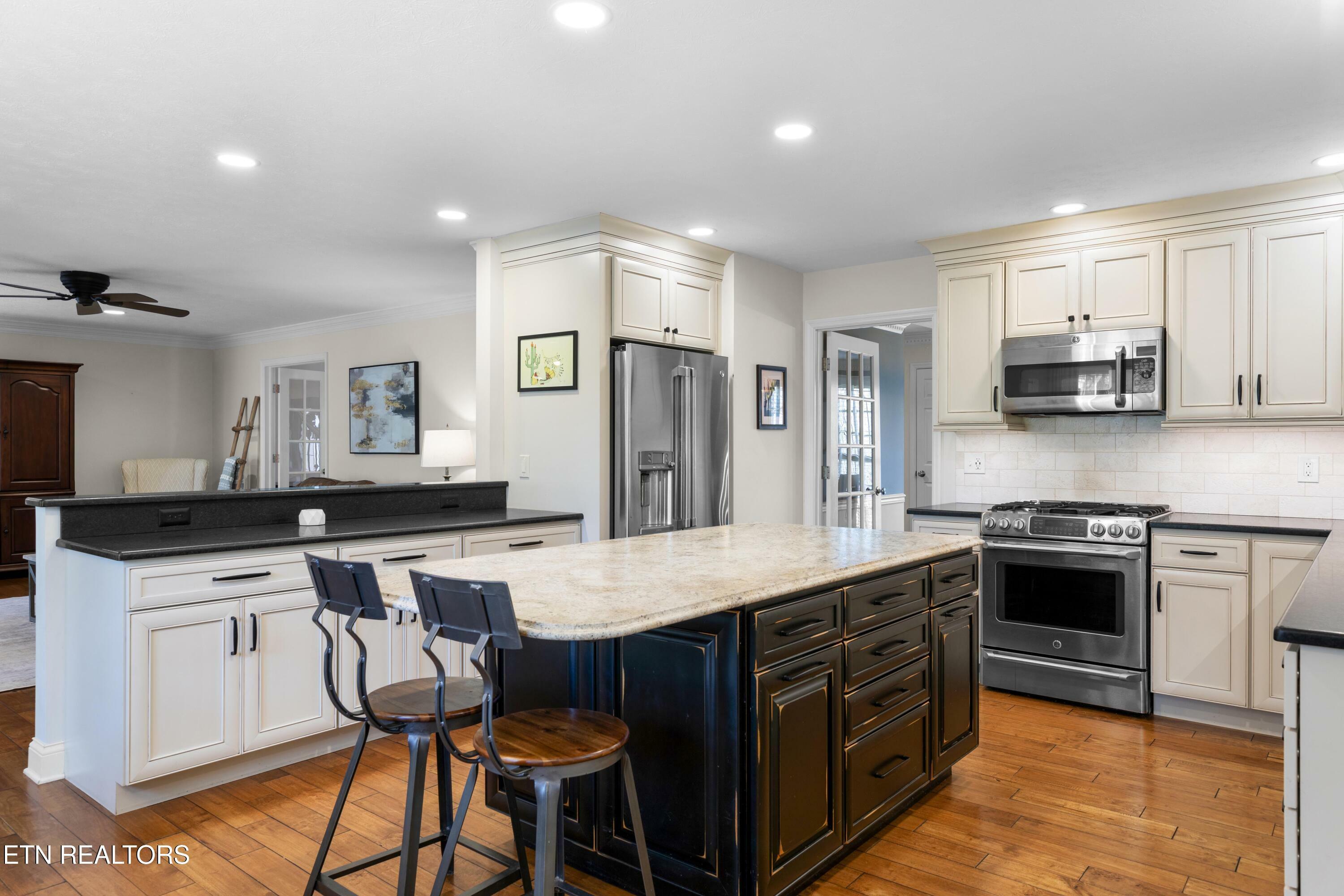Property Photo:  724 Summit Lake Court  TN 37922 