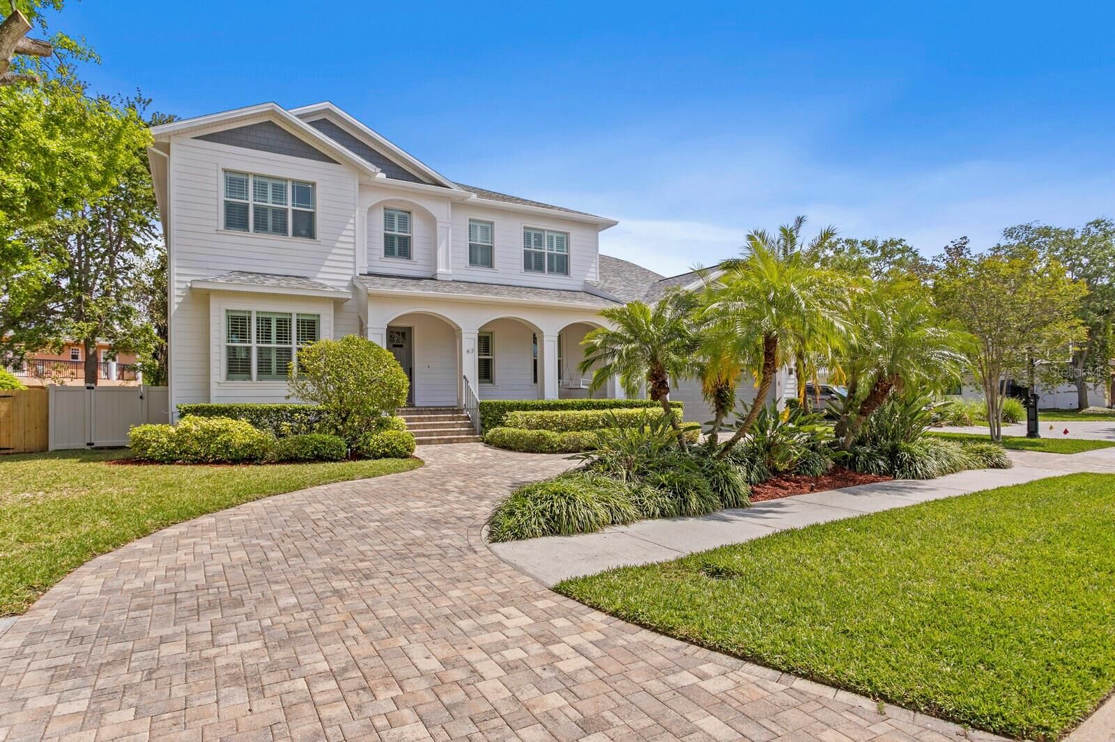 Property Photo: 47 Martinique Avenue FL 33606