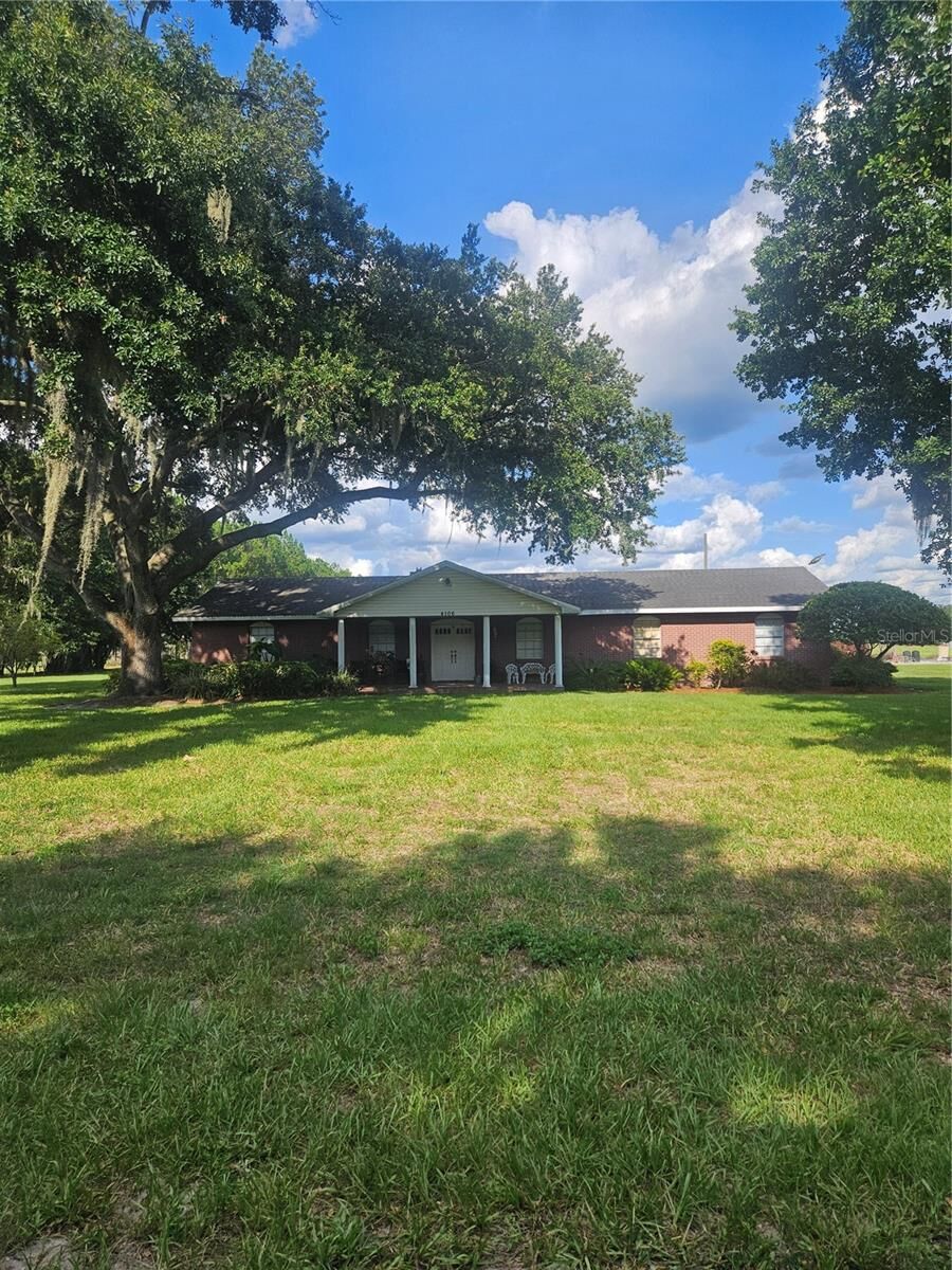 Property Photo:  3902 Drawdy Road  FL 33567 
