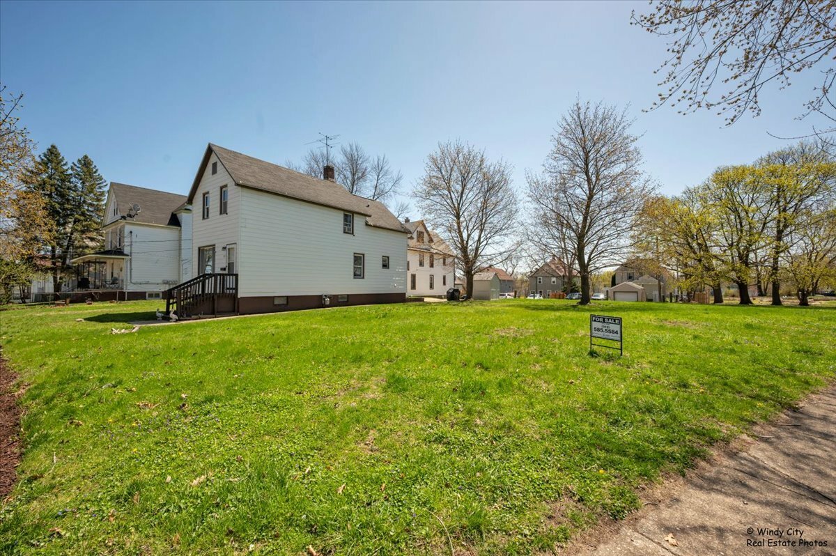 Property Photo: 337 George Avenue IL 60085