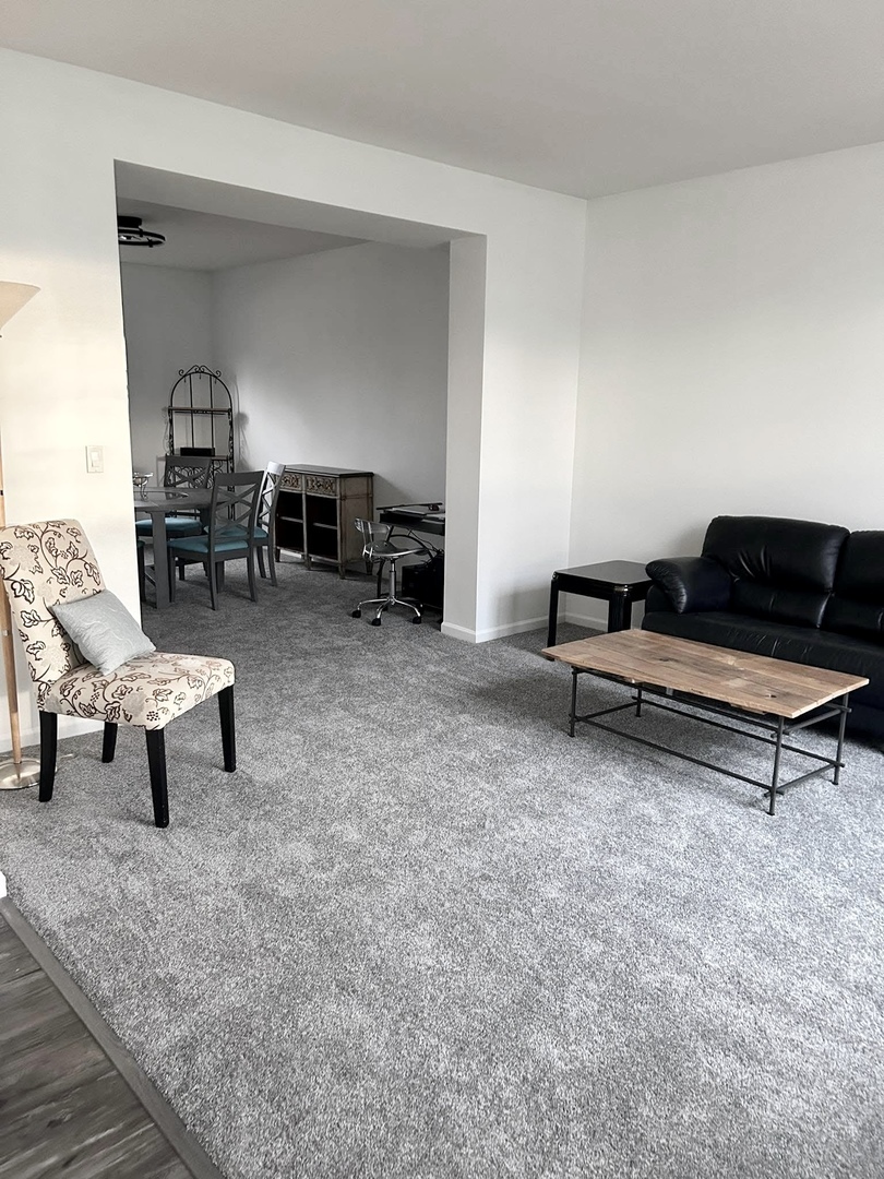 Property Photo: 800 Hedgerow Court IL 60543