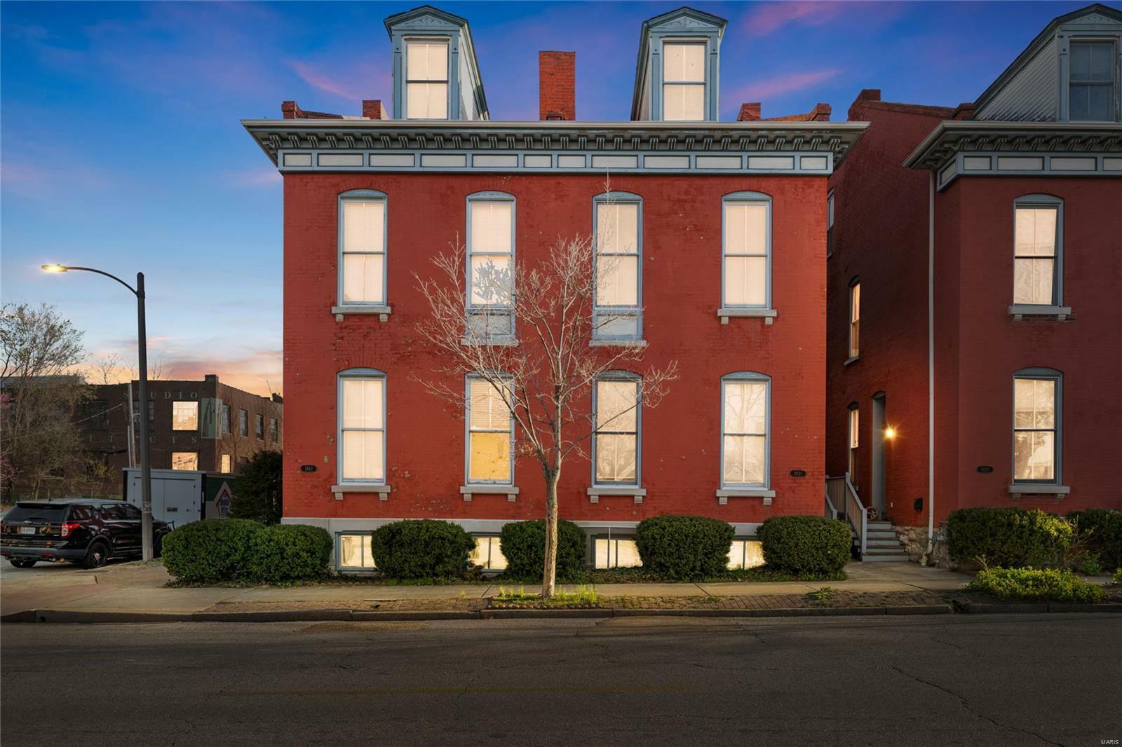 1931 Arsenal Street  St Louis MO 63118 photo
