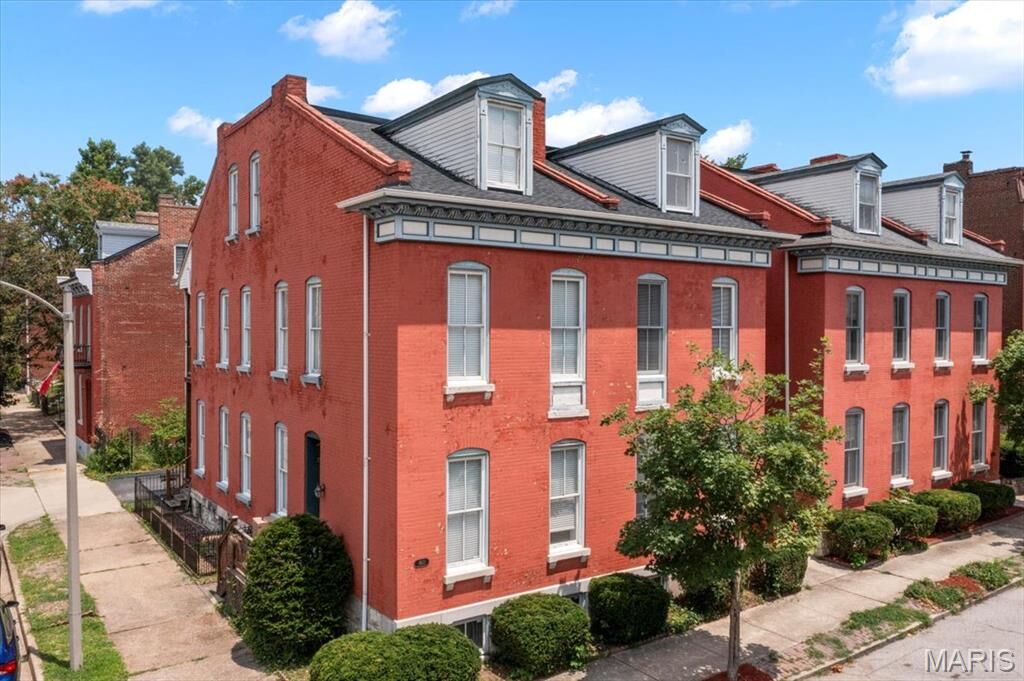 Property Photo: 1931 Arsenal Street MO 63118