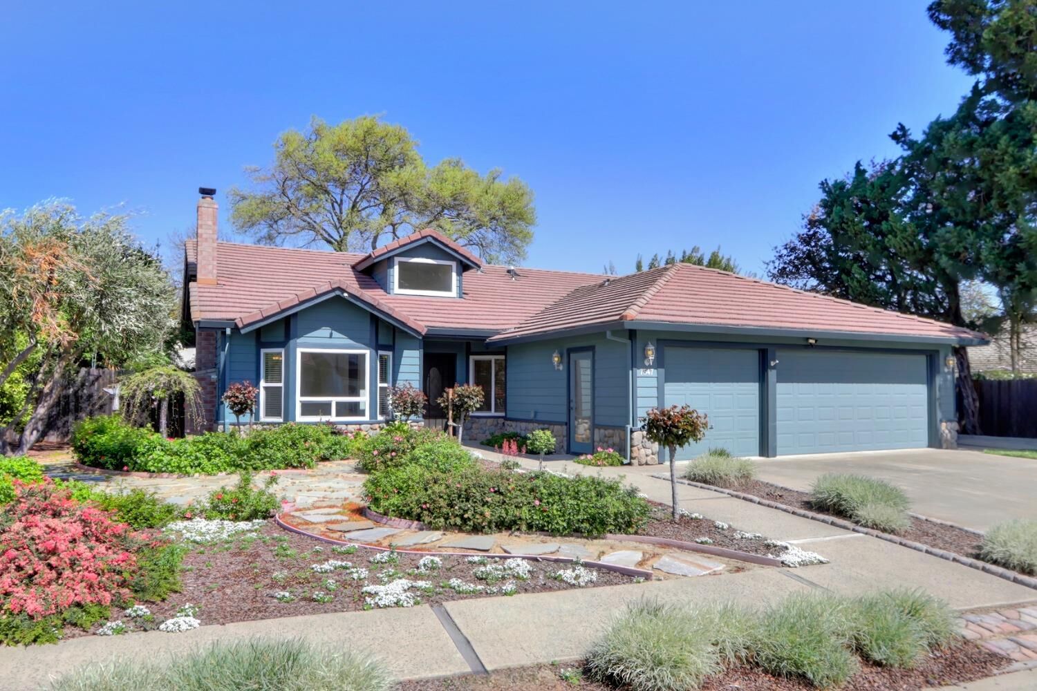 Property Photo:  7547 Rio Mondego Drive  CA 95831 