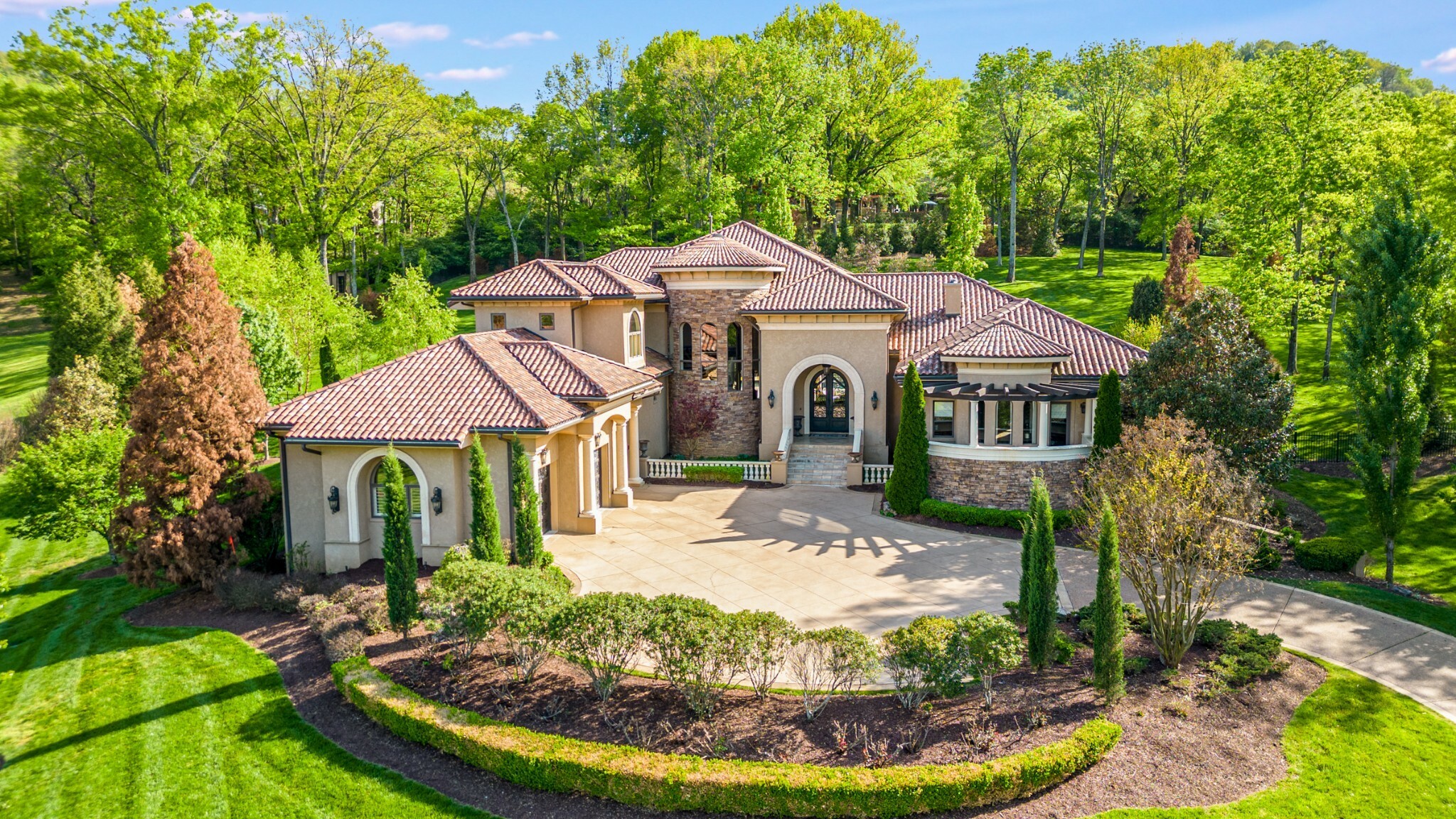 Property Photo: 947 Tyne Blvd TN 37220