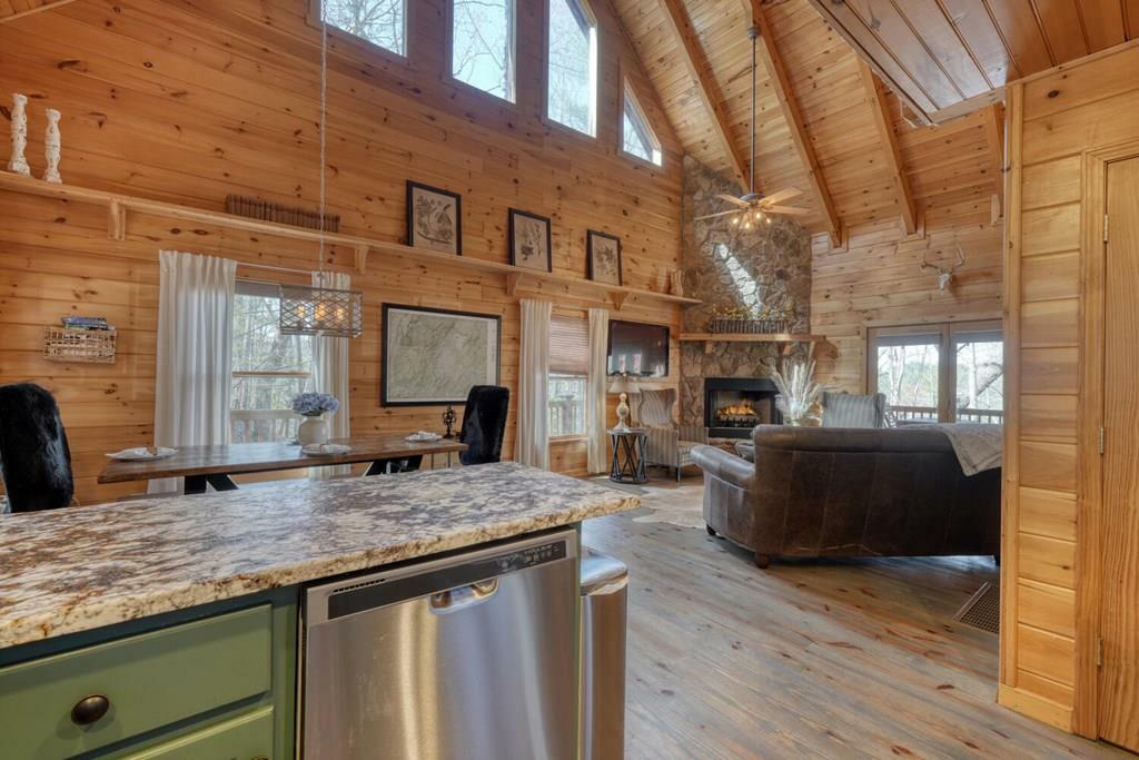 Property Photo: 879 Mill Stone Mountain GA 30513