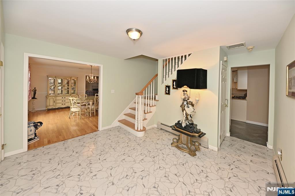 Property Photo:  513 Lydia Lane  NJ 07481 