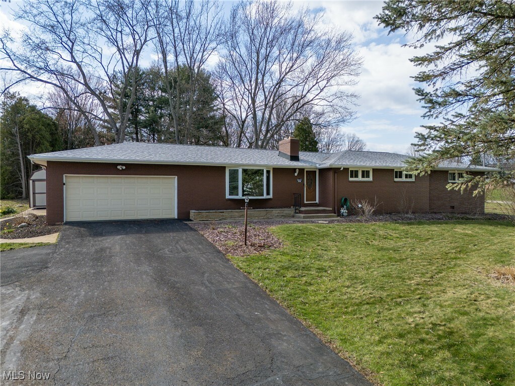 Property Photo: 6825 Chippewa Avenue NW OH 44720