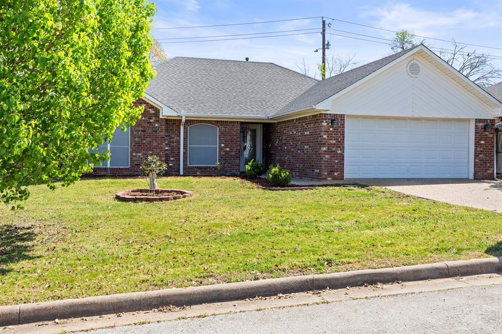Property Photo:  1400 Lakeside Court  TX 75771 