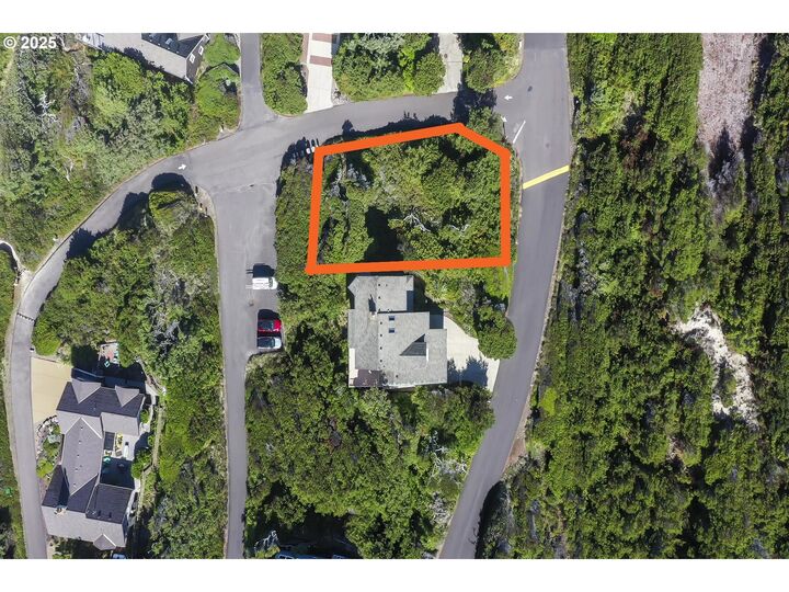 Property Photo:  Shoreline Dr 32  OR 97439 