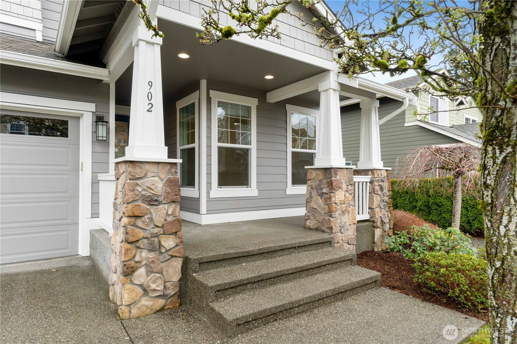 Property Photo: 902 Jericho Place NE WA 98059