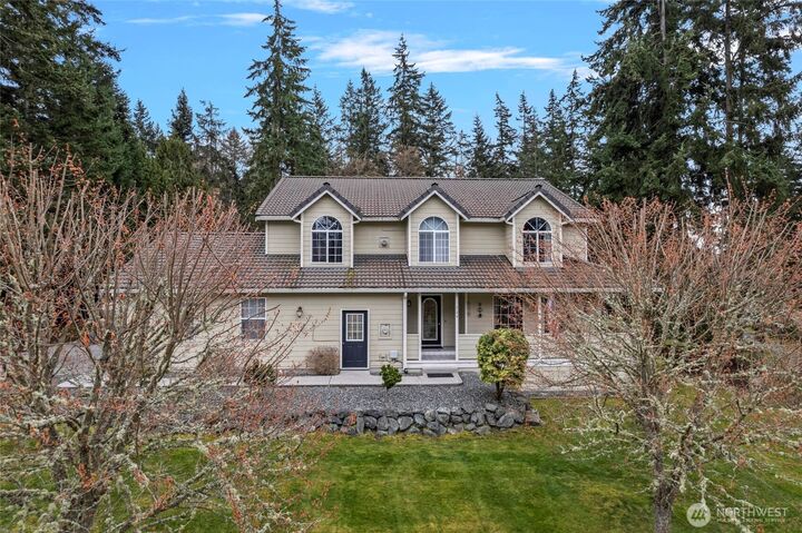 Property Photo: 724 Greenoch Loop WA 98277