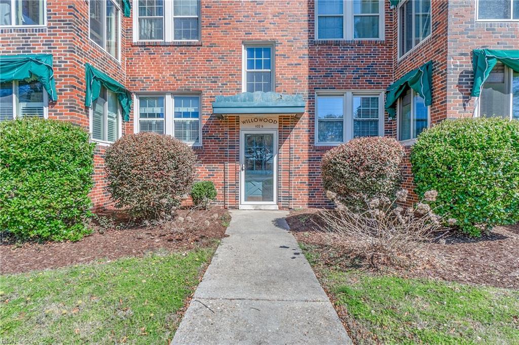 Property Photo:  102 Willow Wood Drive B2  VA 23505 