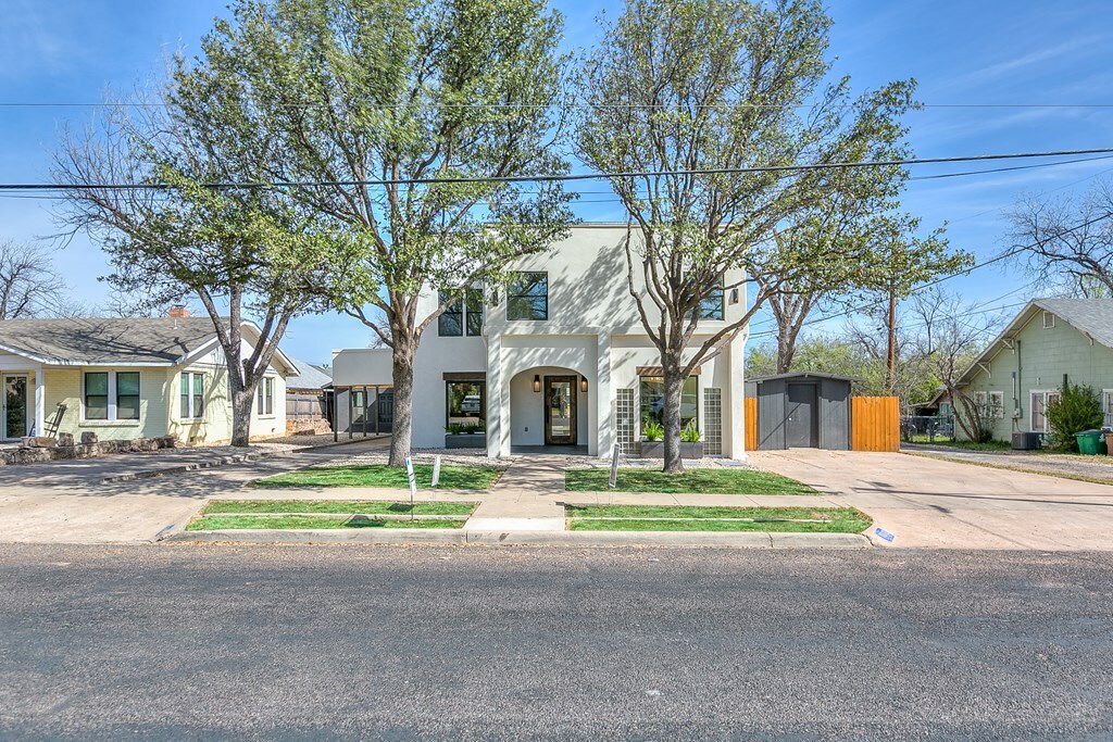 Property Photo: 1818 W Ave J TX 76901