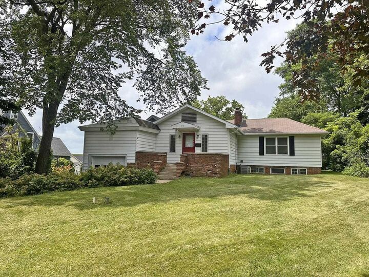 616 South Iowa Street  Dodgeville WI 53533 photo