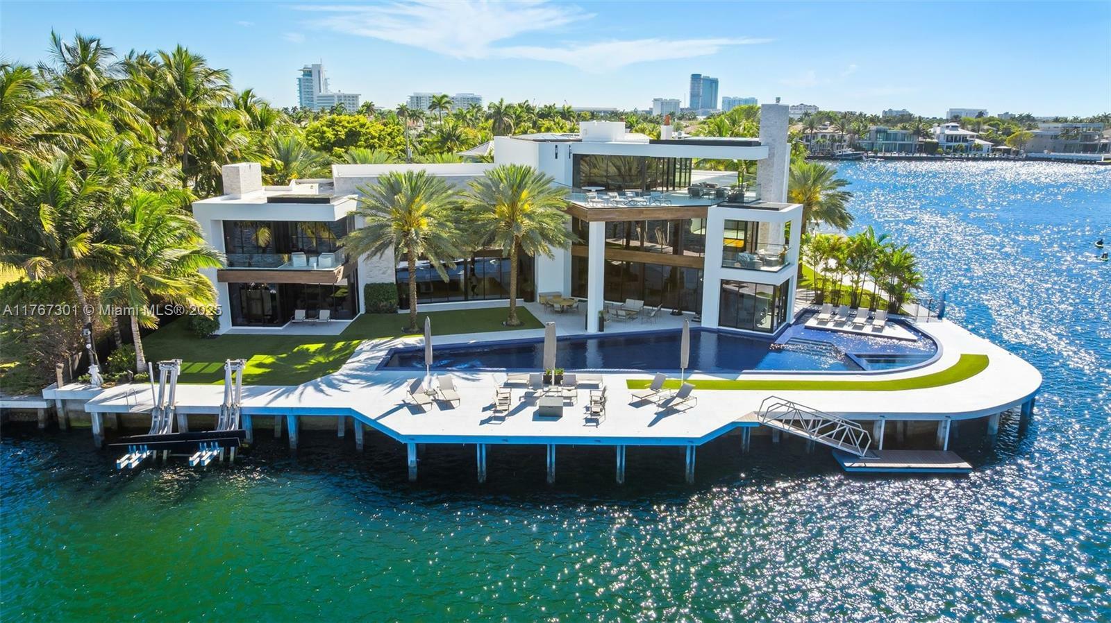 84 Isla Bahia Dr  Fort Lauderdale FL 33316 photo
