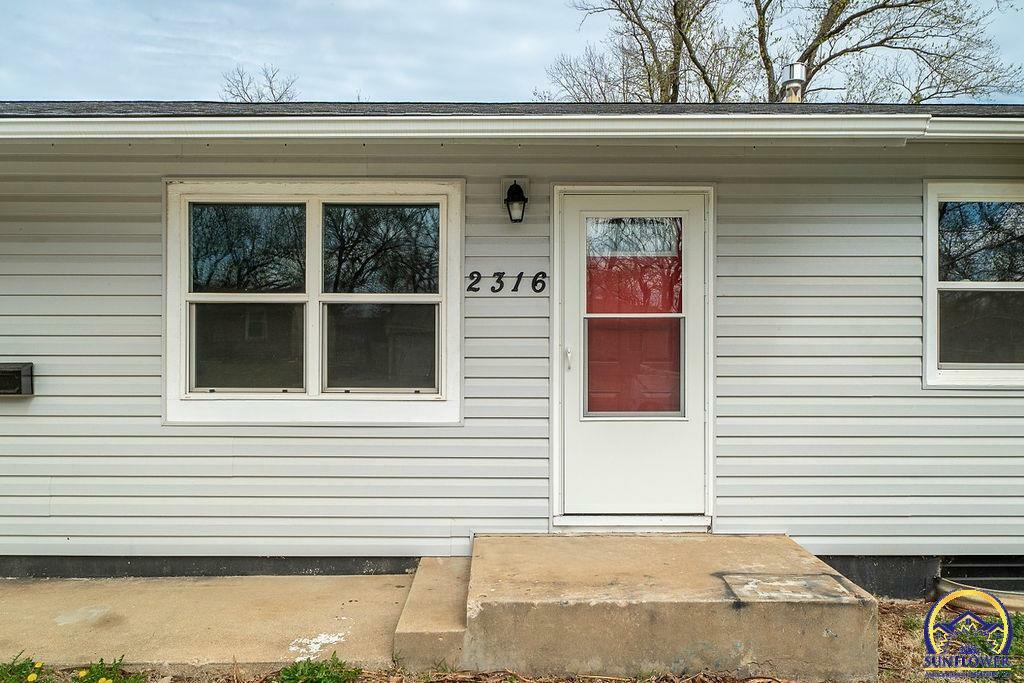 Property Photo: 2316 SE 22nd Ter KS 66605