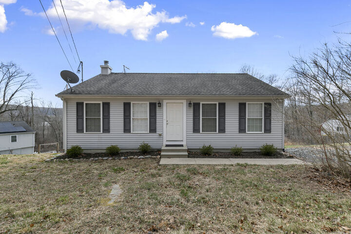 25 Platoz Drive  Montville CT 06382 photo