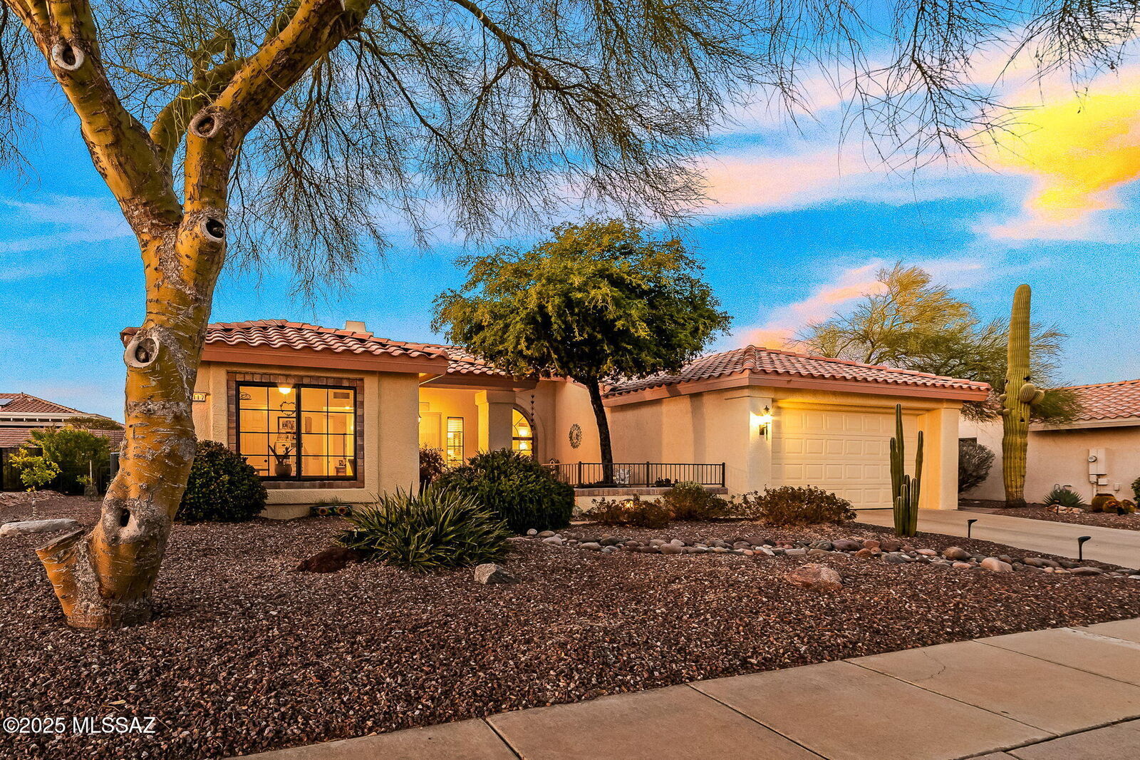 Property Photo:  1117 E Rising Sun Drive  AZ 85755