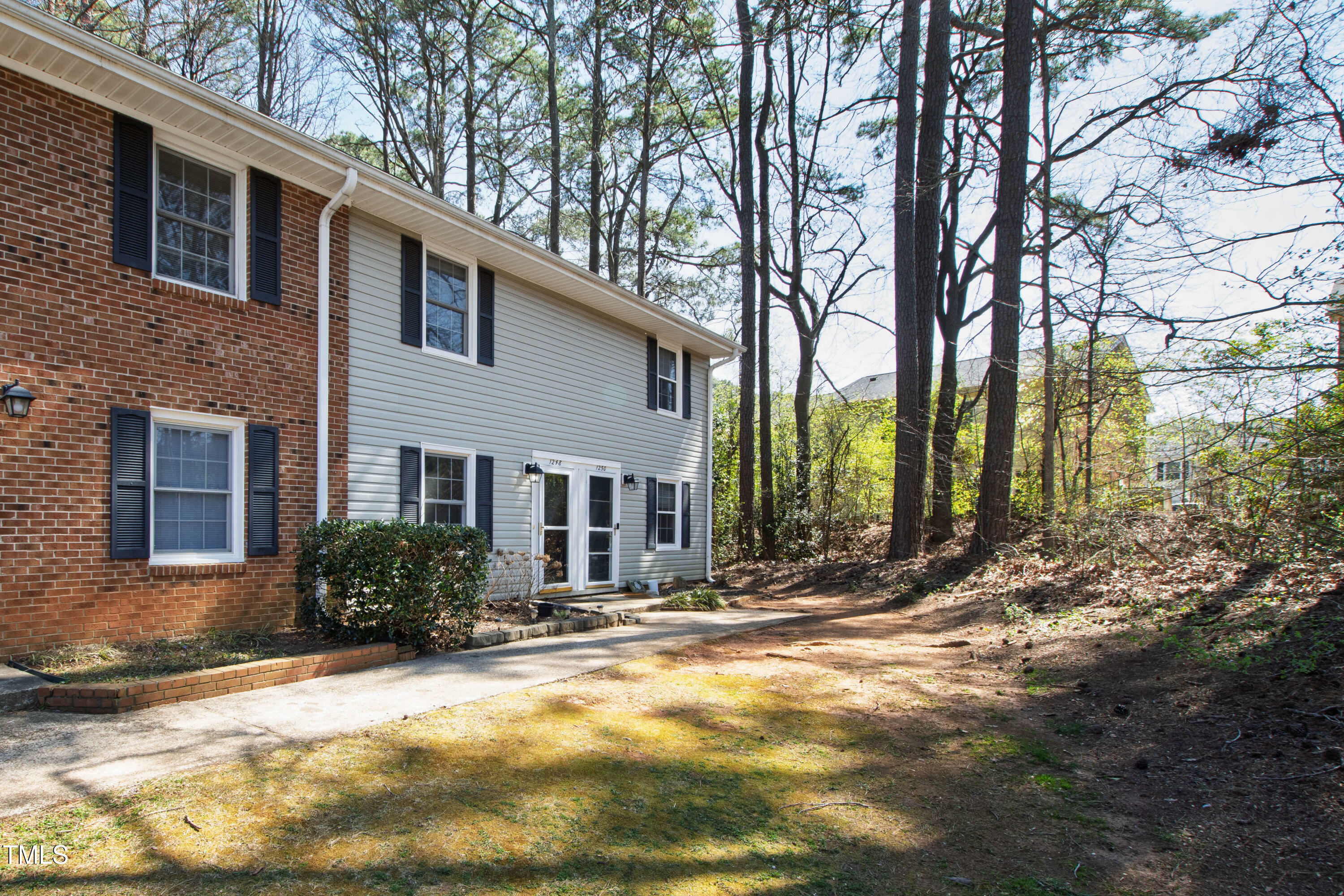 Property Photo:  1248 Jamestown Court  NC 27511 
