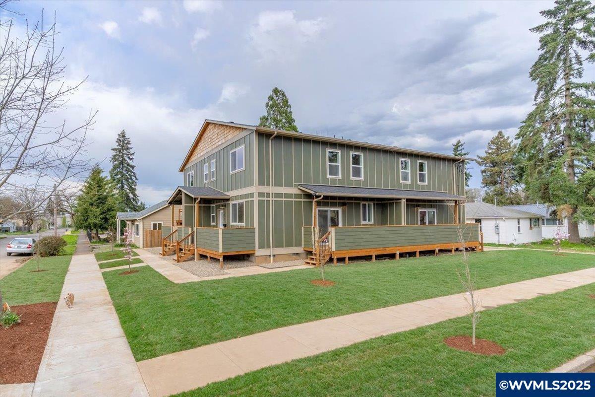 Property Photo:  1094 15th St SE  OR 97301 