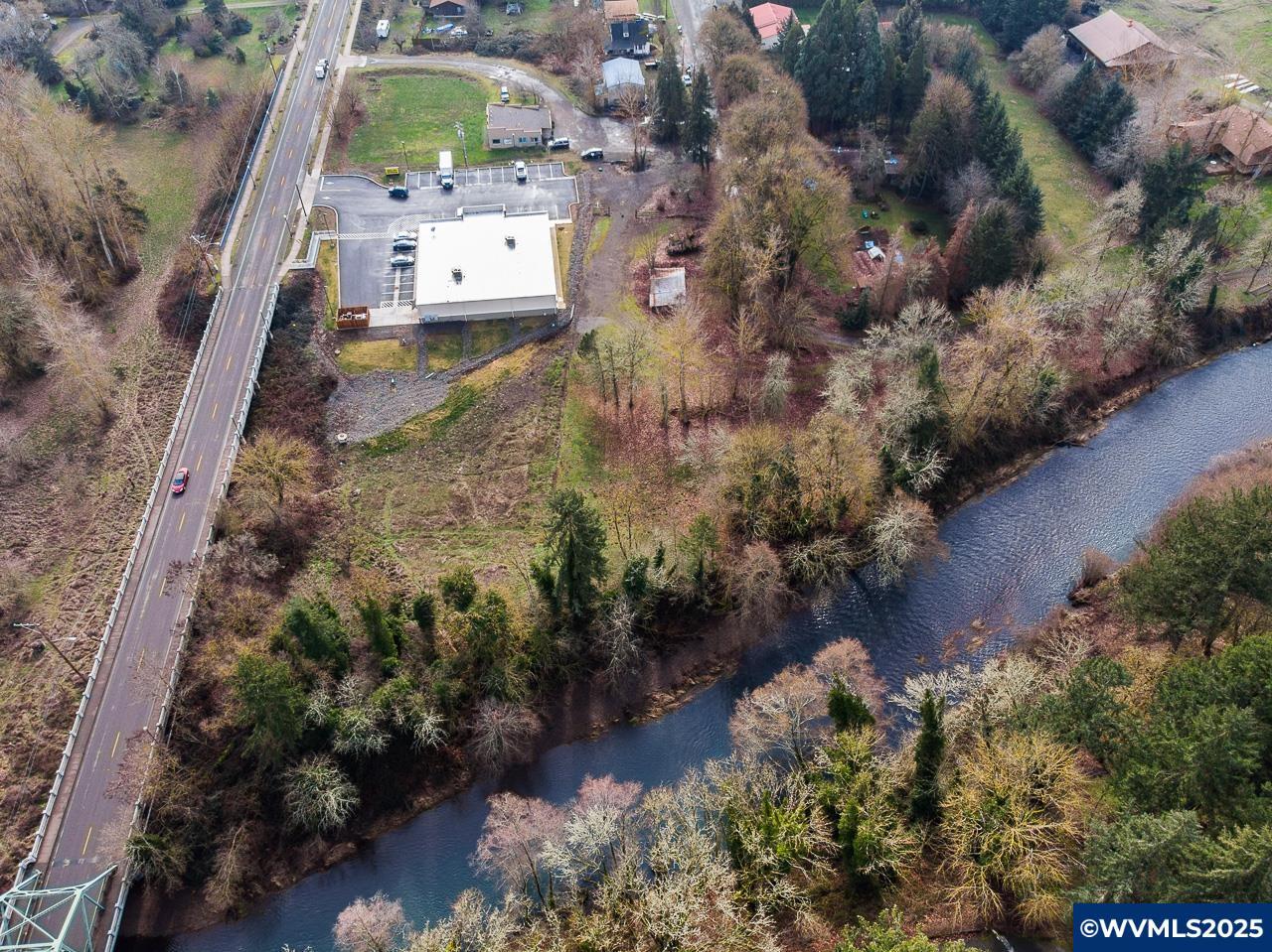 Property Photo:  133 Washburn St  OR 97327 