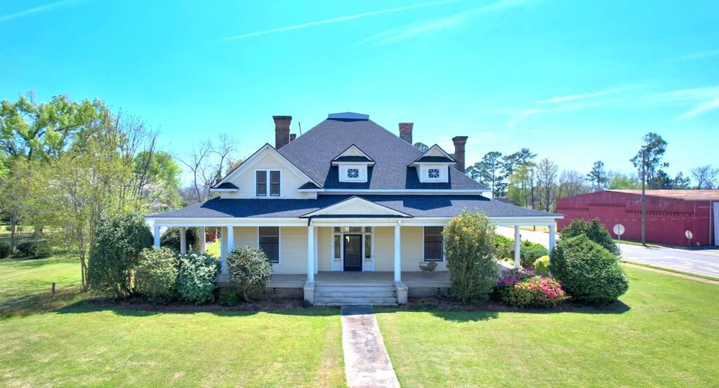 Property Photo: 6 E Railroad St GA 39886