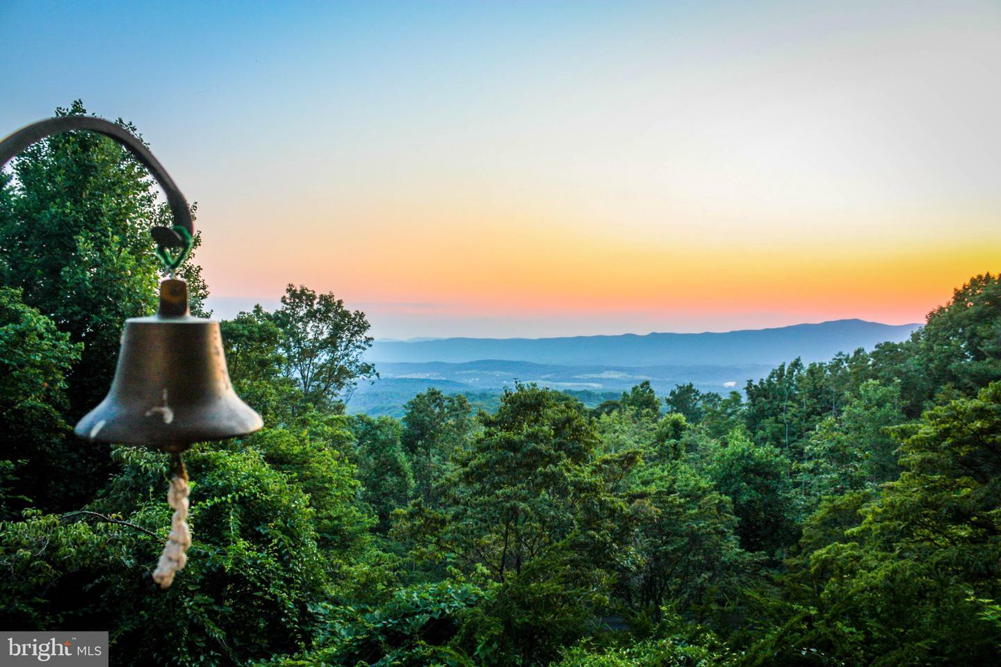 Property Photo: 400 View Point Lane VA 22630