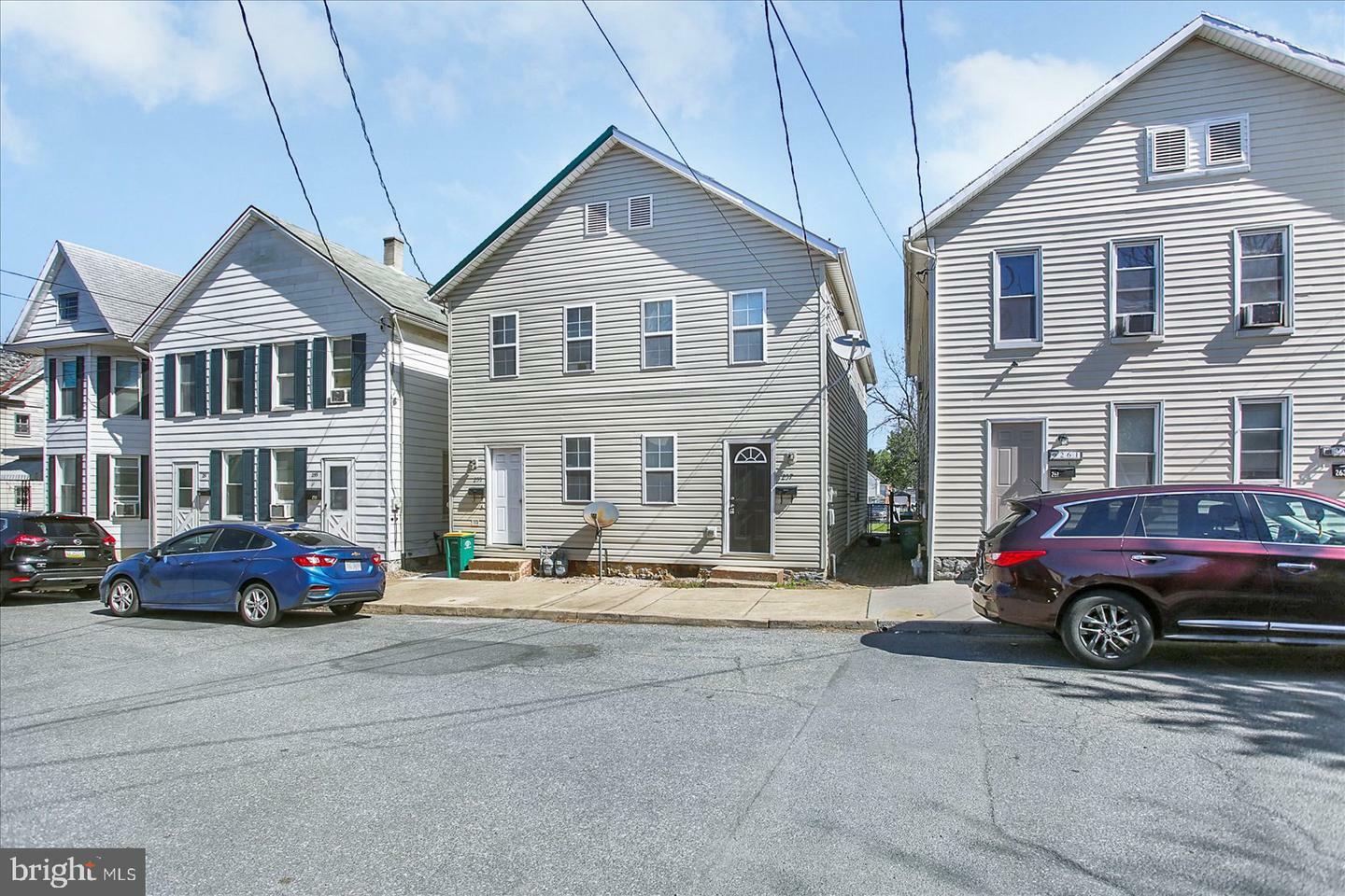 Property Photo: 257 E Garfield Street PA 17201