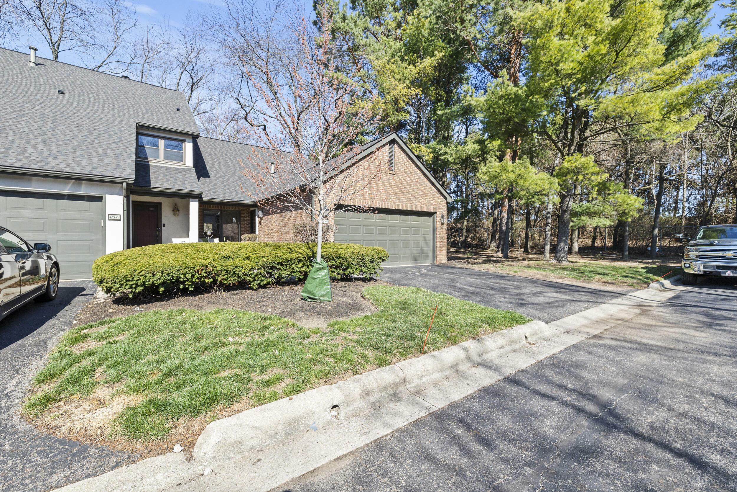 Property Photo: 6764 Willow Grove E Place OH 43017