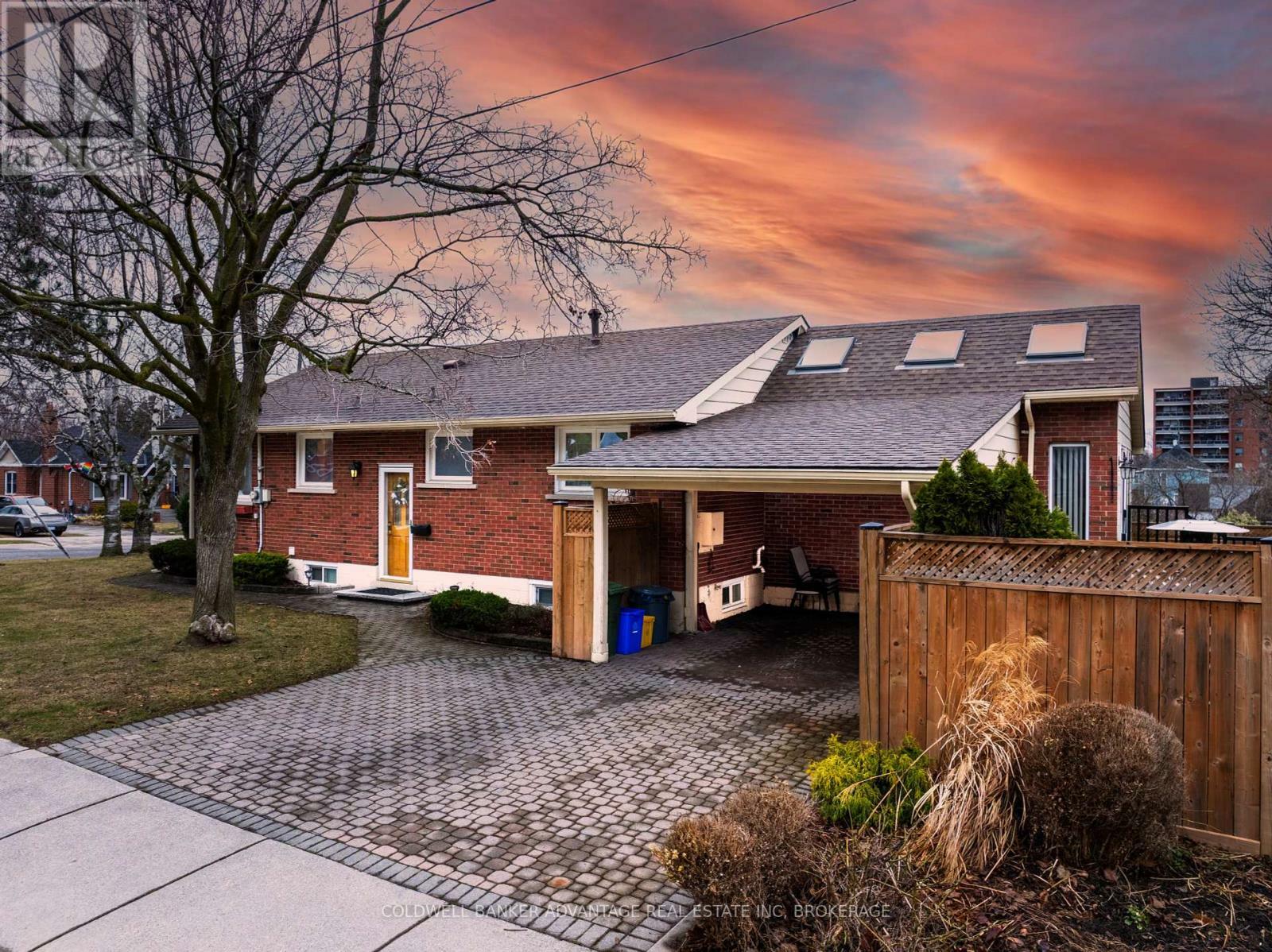 17 Wardrope Avenue  Hamilton (Stoney Creek) ON L8G 1R9 photo