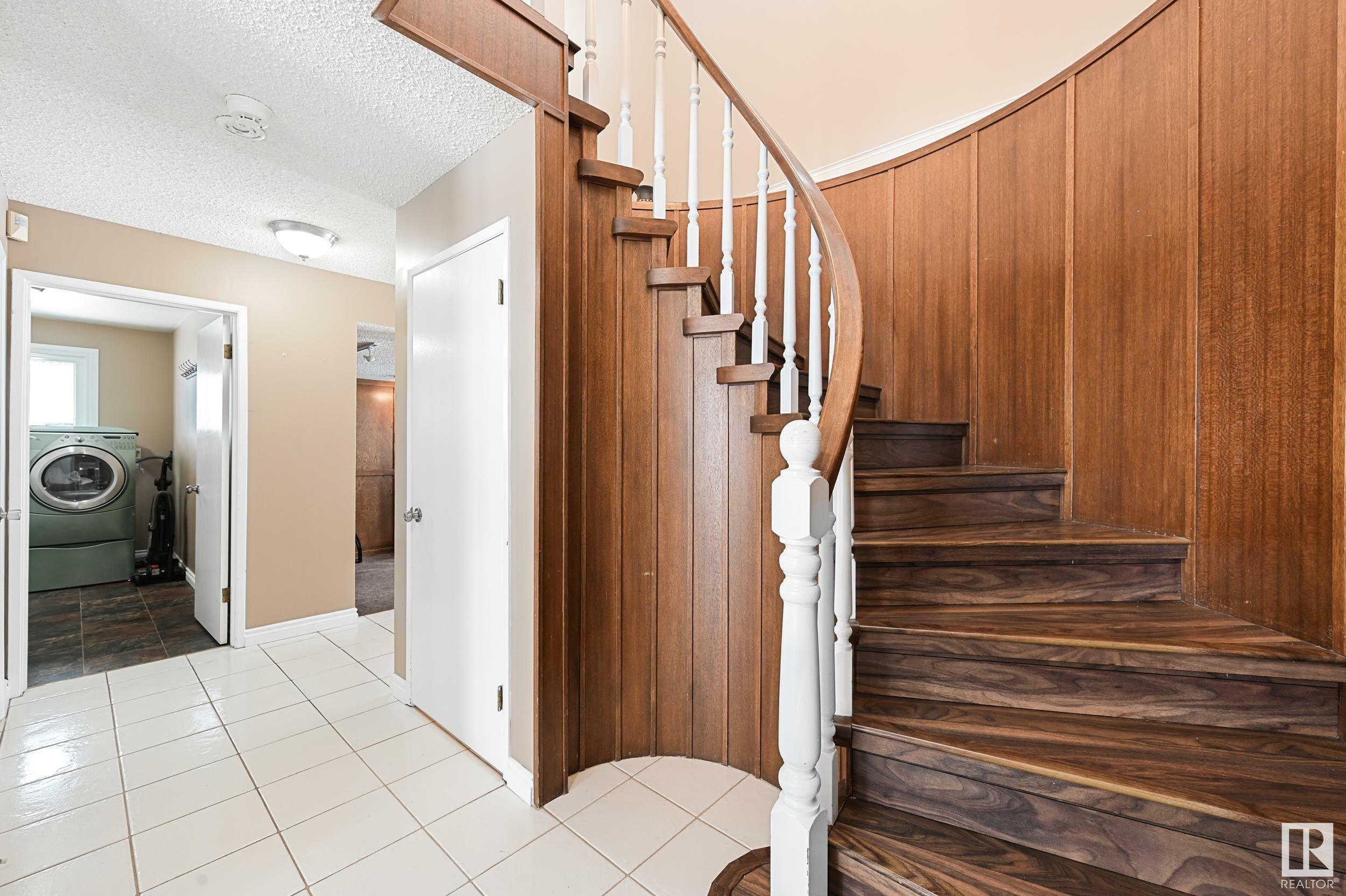 Property Photo: 190 Gariepy Crescent NW AB T6M 1A2