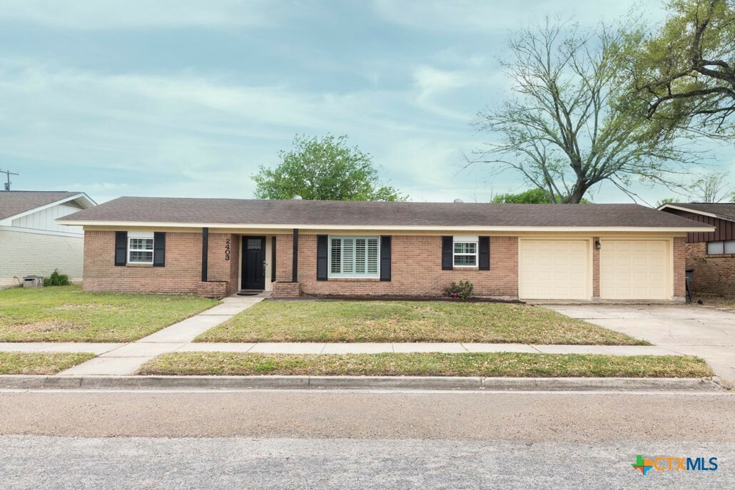 Property Photo: 2403 E Locust Avenue TX 77901