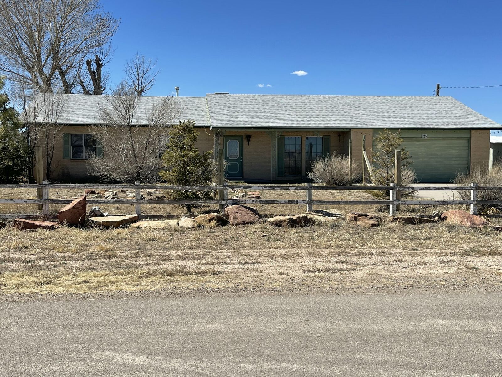 Property Photo:  715 N Walker Street  NM 87016 
