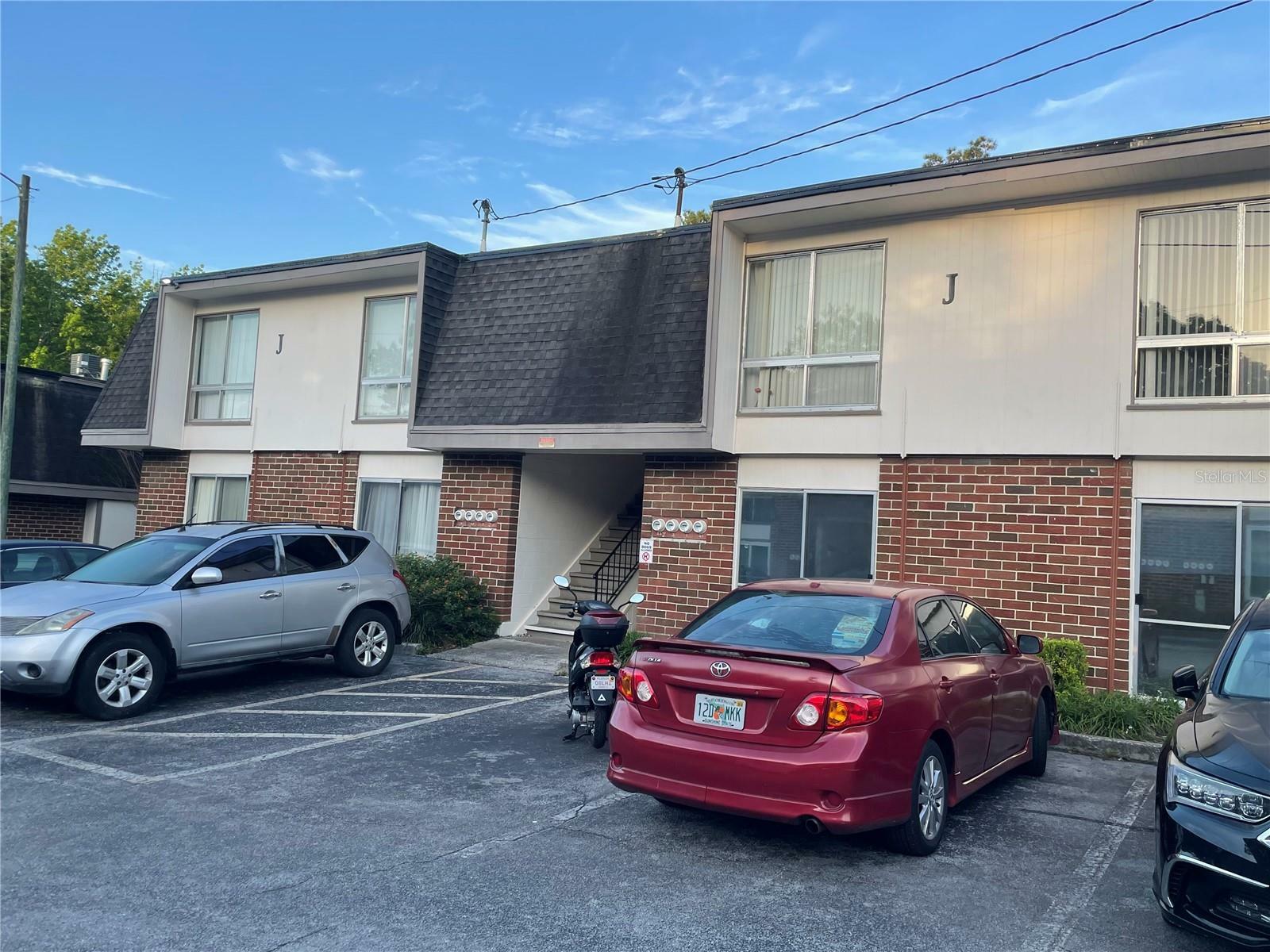Property Photo: 1700 SW 16th Court J24 FL 32608