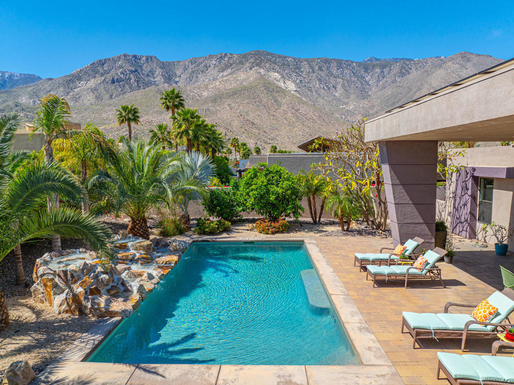 Property Photo:  463 Lautner Lane  CA 92264 