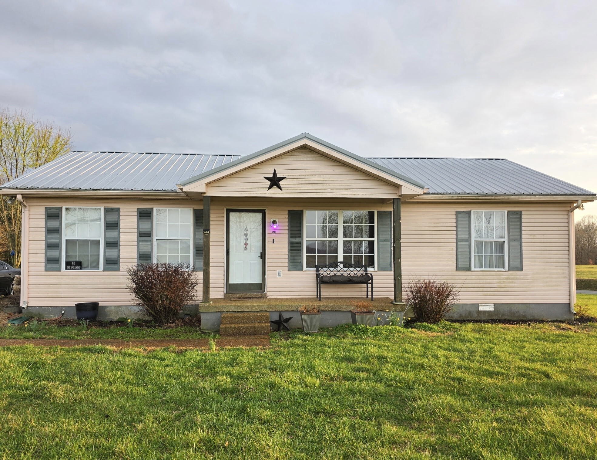 Property Photo:  560 Gregory Rd  TN 37186 