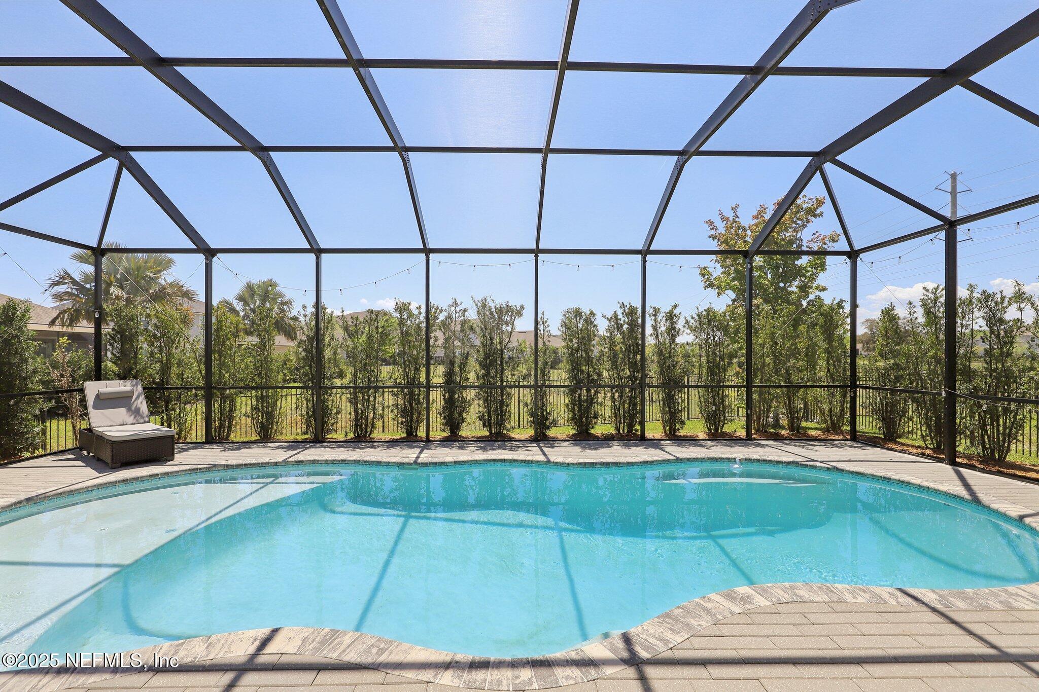 Property Photo: 49 Sunberry Way FL 32092