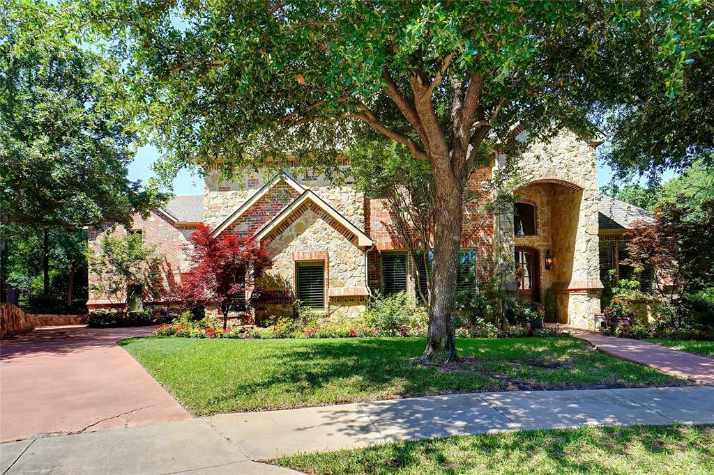 Property Photo: 8728 Trailwood Court TX 76248