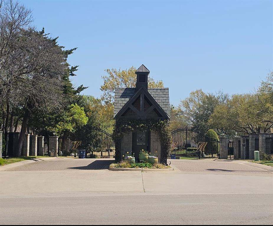 Property Photo: 1700 Windmill Circle TX 75115
