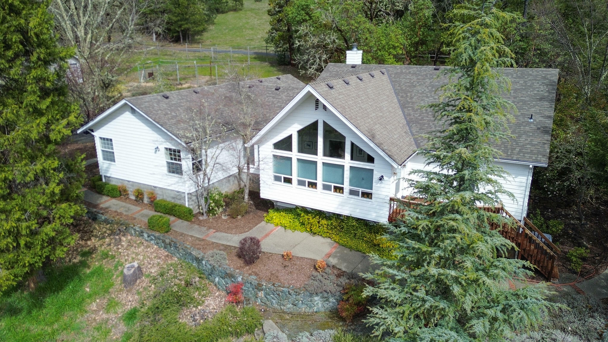 Property Photo: 280 Naturescape Road OR 97527