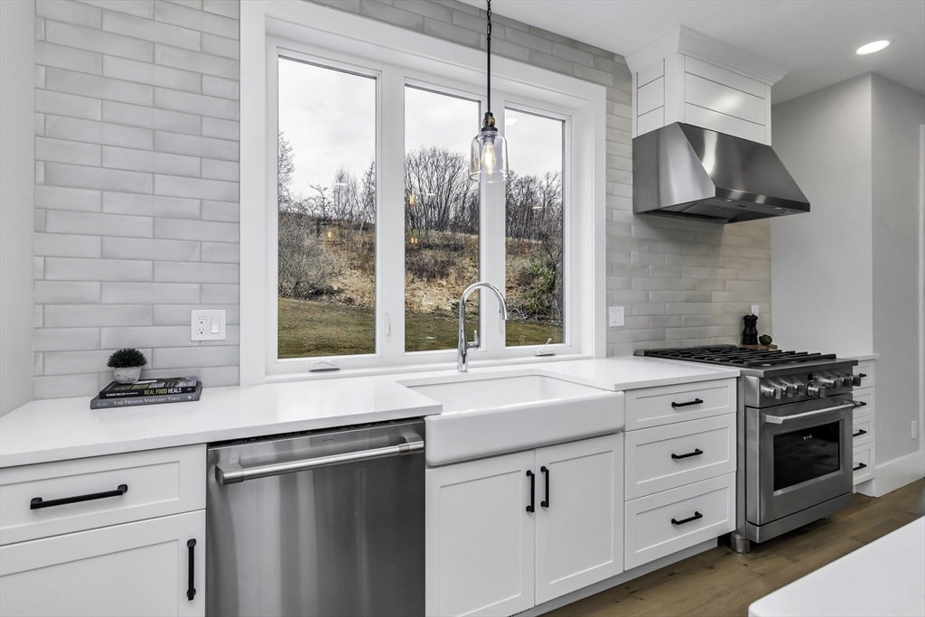 Property Photo: 122 Seven Sister Rd MA 01830