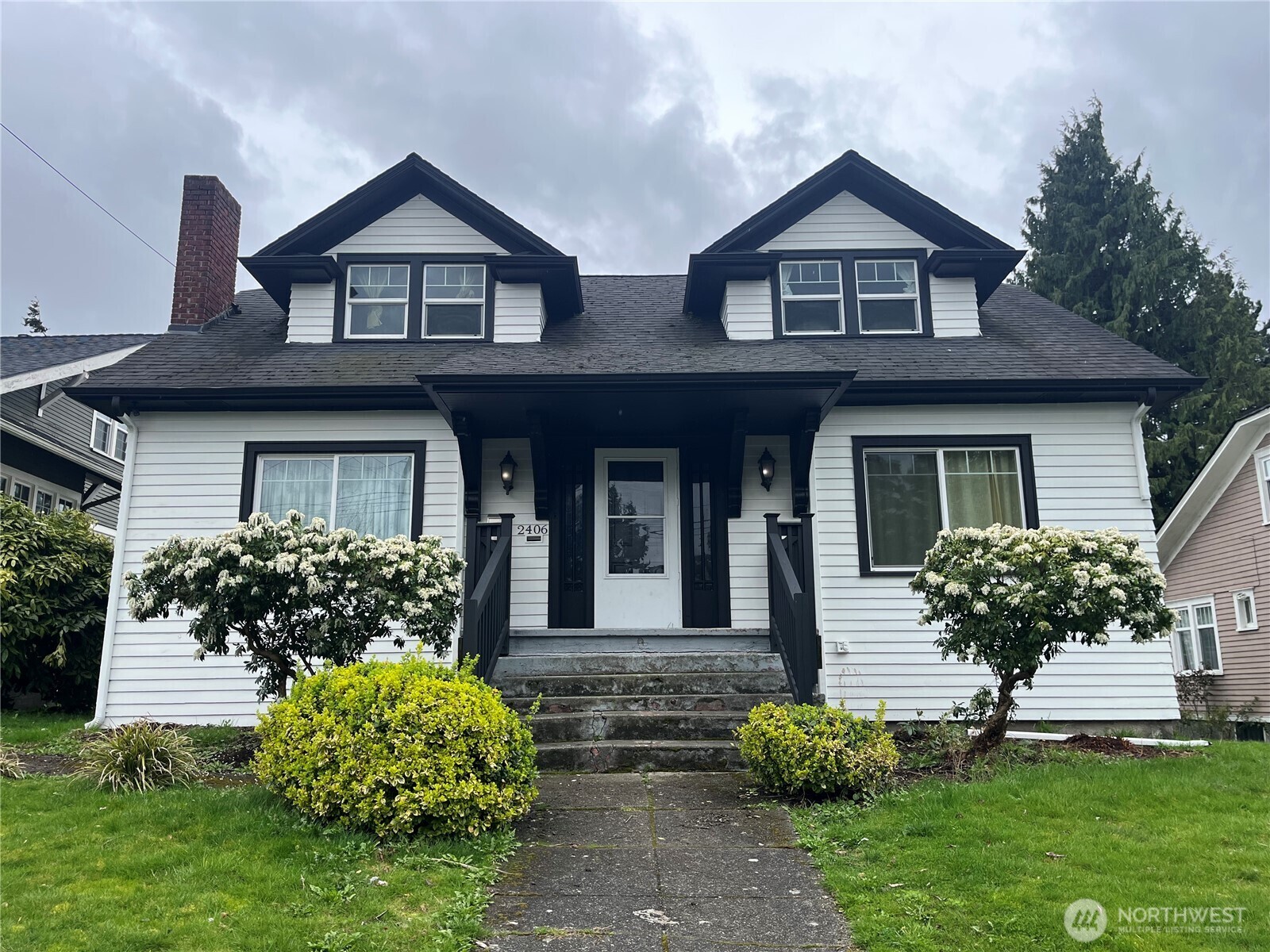 Property Photo: 2406 Everett Avenue WA 98201
