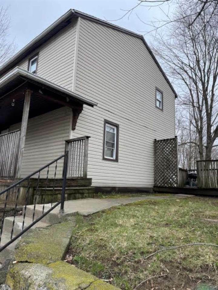 Property Photo:  1447 Ridge Street  IN 47374 